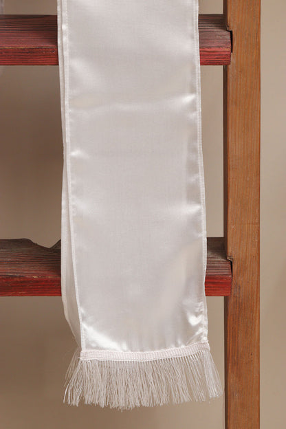 Divya India White plain unisex silk stole brings timeless elegance, making every wedding, anniversary, birthday, or celebration special by welcoming guests with warmth and grace