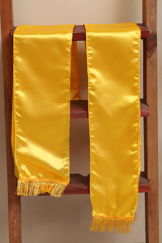 Divya India Yellow plain unisex silk stole brings timeless elegance, making every wedding, anniversary, birthday, or celebration special by welcoming guests with warmth and grace.